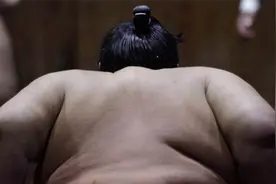 首例！日本相扑力士感染新冠 检测三次确诊阳性 国技盛会延期图片