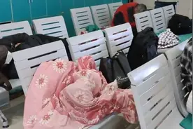 住在医院的武汉“流落者”图片