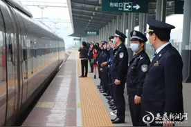娄底首趟始发高铁正式开通运营图片