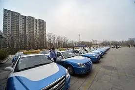 烟台白石肛肠医院为全市出租车司机免费送健康图片