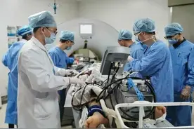 高烧40℃还加班！男子复工后疯狂冲业绩，出现“白肺”上了ECMO！教训惨痛……图片
