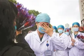 在武汉，我和138个医生护士度过了65天图片