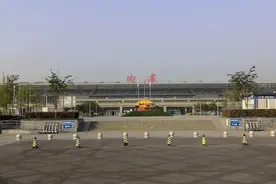 张静静丈夫，回国了图片