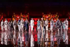 五年创新而行 北京时装周深耕首都时尚之美图片