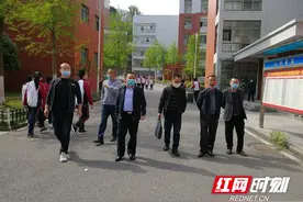 永顺：溪州中学初三学生入校学习图片