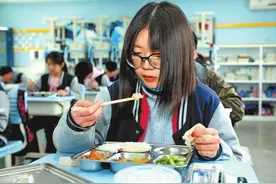谱写绚丽篇章 筑牢健康基础丨健康从多加一双筷子开始图片