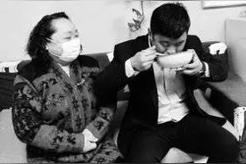 老岳父“吃醋”，隔空求女婿表扬图片