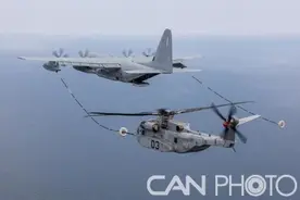 CH-53K重型直升机首次完成空对空加油任务图片
