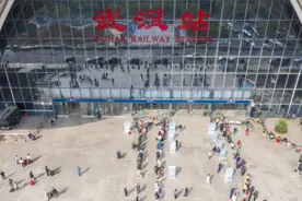 英媒：武汉人称“中国真把人民放第一位”图片