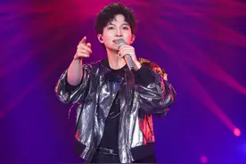 《达拉崩吧》，朱广权和周深都翻唱的神曲图片