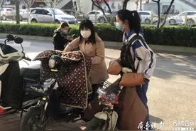 开学啦！济南走读学生多选择步行、骑车返校，未对交通产生压力图片