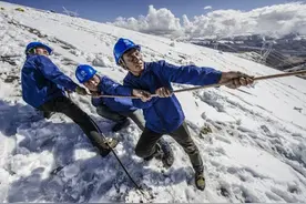 电网建设给力战贫图片