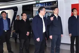 浙江副省长刘小涛调研指导浙能集团，省国资委主任、党委书记冯波声陪同，浙能集团董事长童亚辉介绍发展情况图片