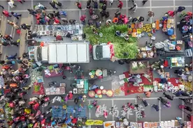 济南市区最大早市恢复 200多个摊位经营3小时图片