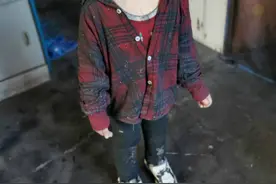 太惊险！4岁女童跌落臭水沟，全身被淹只能看见个头……幸亏遇见他俩图片