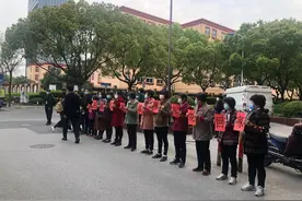 援鄂队员一家三口终团聚 回家的第一顿团圆饭“真香”图片