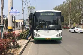 青岛366路和375路两条公交线优化调整 公交车开到居民家门口图片
