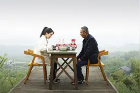 《爱的味道》：女儿辞去稳定工作整容后做网红主播？父亲无法理解二人矛盾不断图片