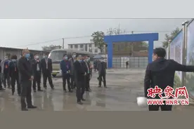 固始县人大常委会视察棚户区改造工作图片