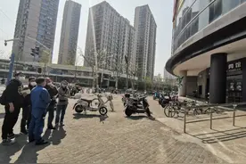 上海市既有建筑玻璃幕墙整治办公室开展虹口区既有幕墙复查工作图片