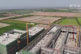 湖北首批复工企业：一手抓防疫一手抓复产视频封面