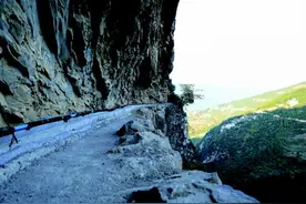 喀斯特大山中，山民凿出10条“天河”图片