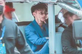 黄子韬晒路透被粉丝叫老公 直呼过分称愿意当弟弟图片