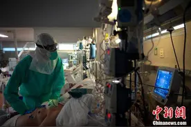 探访西班牙一医院的重症监护室图片