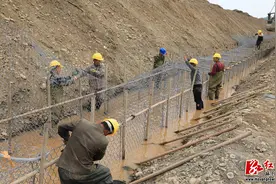 麻阳：兰里镇保护圈工程施工忙图片