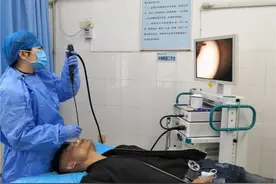 鼻出血莫相信“土方”止血！两种科学方法教你正确止血图片