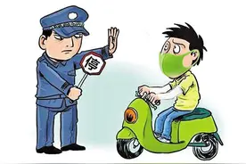 安全出行 佩戴头盔需谨记图片
