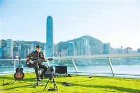 72岁许冠杰放歌给港人打气图片