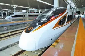 郑州铁路局首次上线运行“复兴号”动车组 与“和谐号”有啥不同？图片