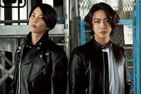 龟梨和也与山下智久组“龟与山P”，主持杰尼斯特别节目图片