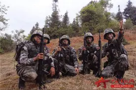 丛林作战砺尖刀！南部战区陆军某边防旅开展实兵实装模拟对抗演练图片