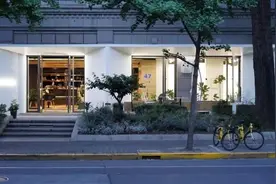 去“画廊咖啡馆”看展吧！小众艺术家有大惊喜 | 上海神奇美术馆图片