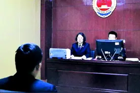 “赌神”出“老千”赢牌被打图片