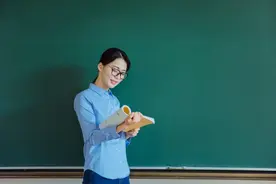 为应届生再提供100个岗位！徐汇区教育局开辟“局聘校用”新模式，储备高中学段师资图片