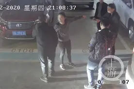 女子酒后驾车堵车库出口 还发酒疯打民警 逮捕图片