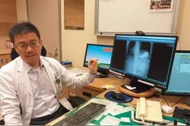 这位女子一检查惊见17公分大水泡！腹部疼痛、消化不良要小心图片