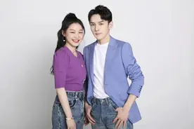 时髦办 | 让李佳琦笑到拍大腿？美丽女孩金靖不止会搞笑图片