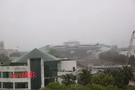 下午！南昌一大楼爆破拆除图片