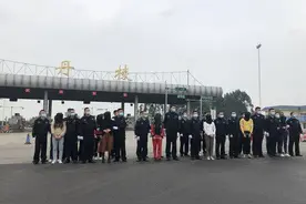 四川眉山特大跨境电信诈骗案告破：有受害者两次被骗 民警远赴印尼抓捕图片