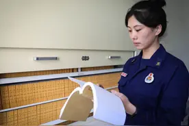 走近女消防员丨闪耀在火焰蓝中的靓丽身影图片