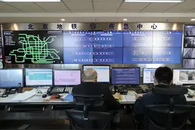 北京地铁10条线路跑进2分间隔 疫情后部分措施将保留图片