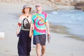 傅首尔发长文谈与老刘的爱情：“谢谢好的伴侣，治愈原生家庭”图片
