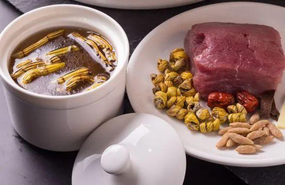 花胶石斛功效与作用及食用方法 2026年花胶石斛功效与作用及食用方法视