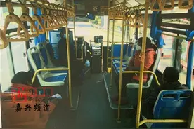 判处有期徒刑三年！疫情期间老人朝公交司机猛吐口水图片