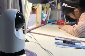 家里那些360度无死角的摄像头，孩子们吃得消吗？图片