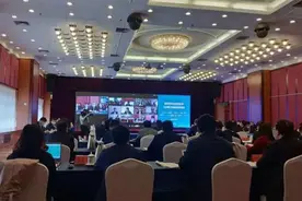 青岛市委书记与头部企业家的“顶格头脑风暴”：疫情危中有机图片